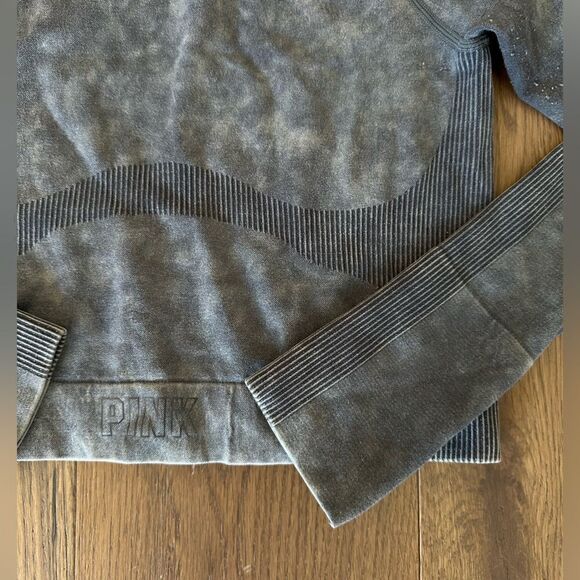 Victoria Secrets PINK ribbed crop long sleeve - Picture 2 of 6